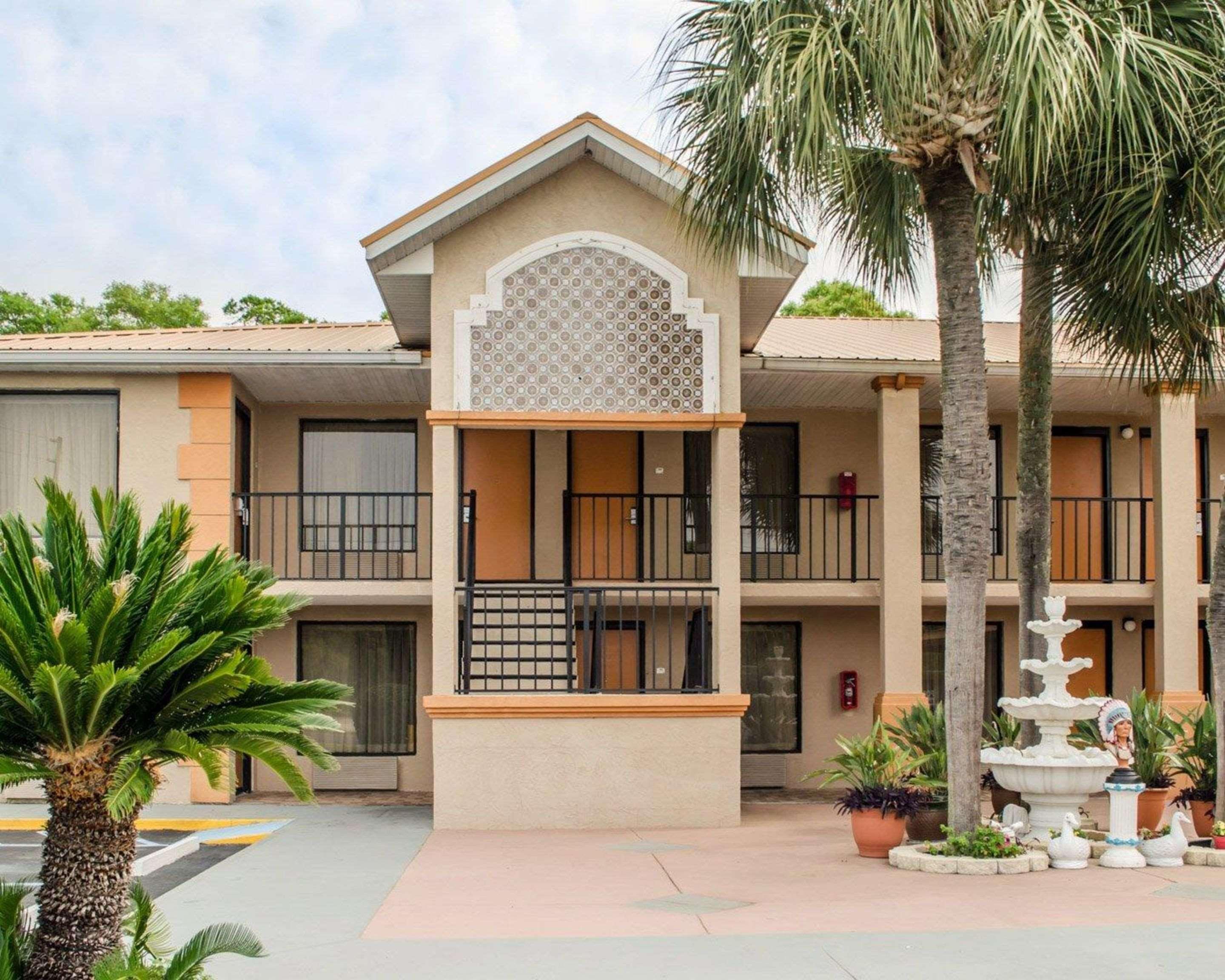 Quality Inn Near Manatee Springs State Park Чіфленд Екстер'єр фото