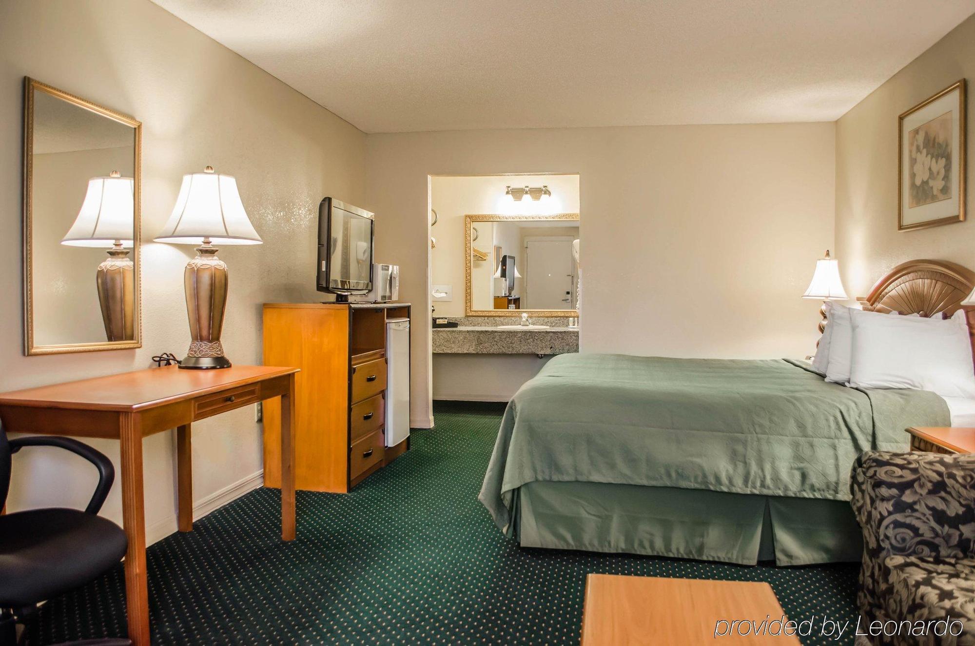 Quality Inn Near Manatee Springs State Park Чіфленд Екстер'єр фото