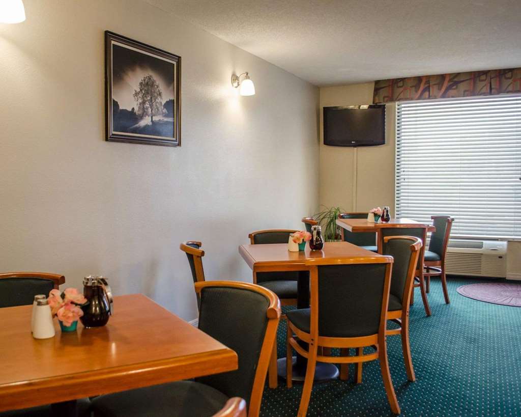 Quality Inn Near Manatee Springs State Park Чіфленд Ресторан фото